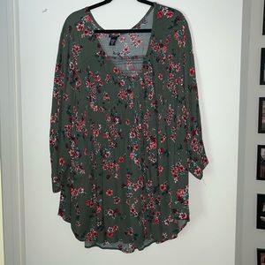 Torrid Green Floral Tunic, Size 5